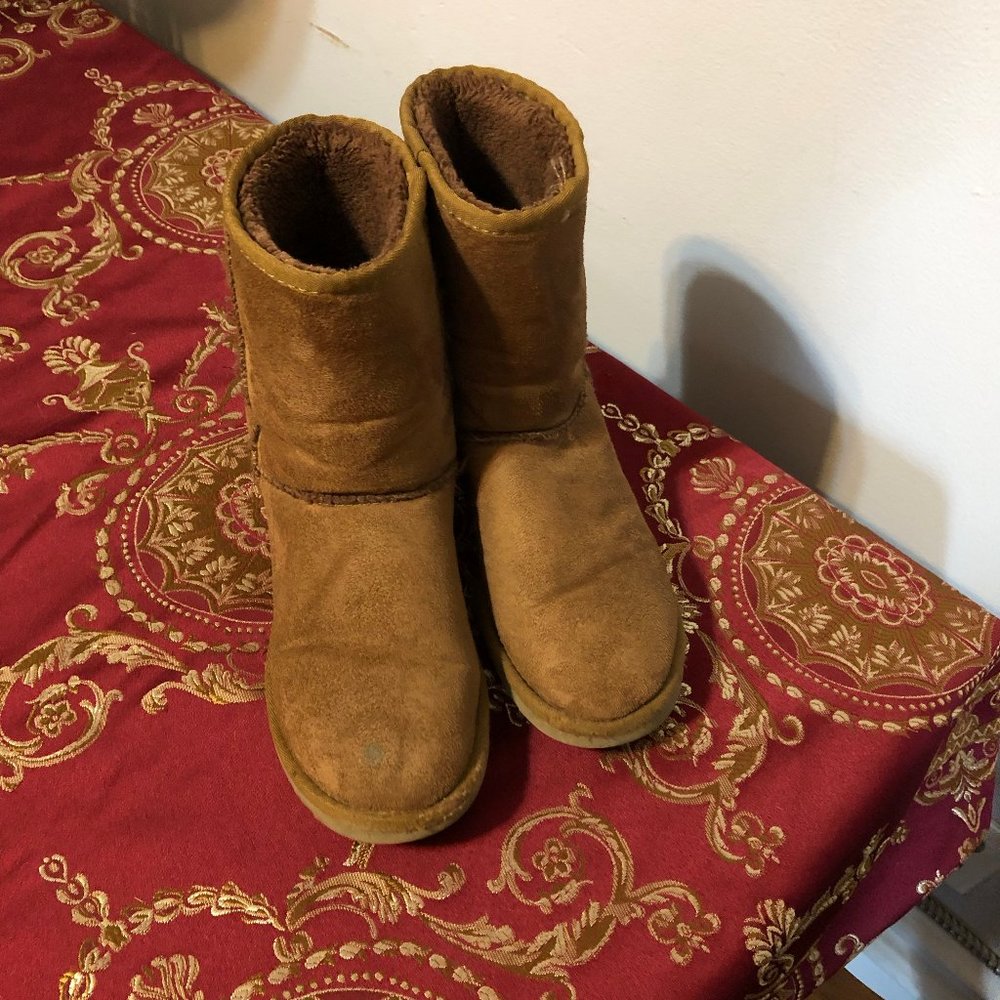 UGG brand size 6 boots